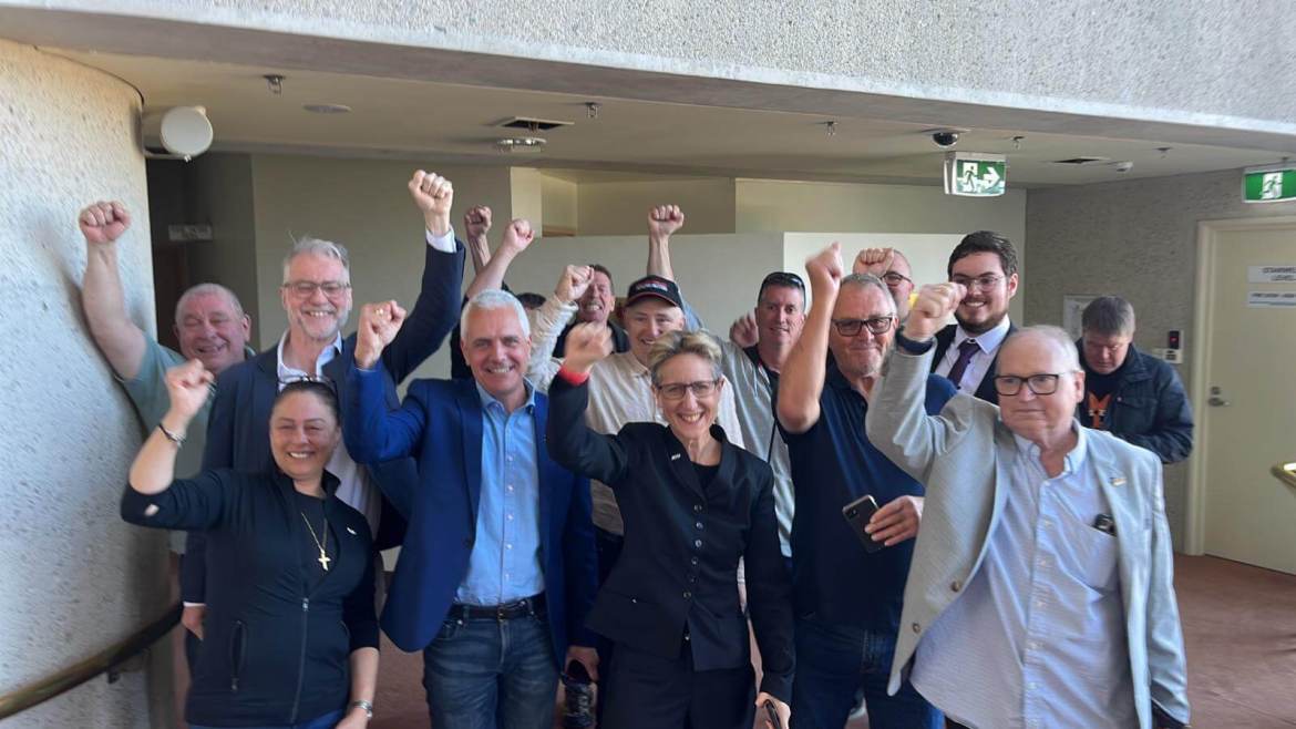 Qantas workers win outsourcing case at High Court