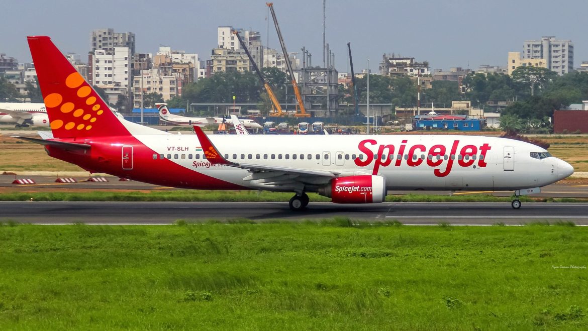 Boeing 737-8AS